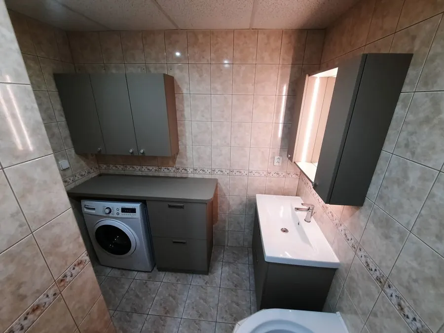 Koupelnový nábytek - foto 1